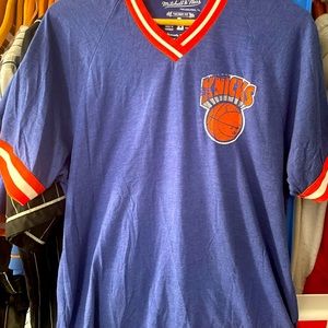 Mitchell and ness New York Knicks V neck Shirt